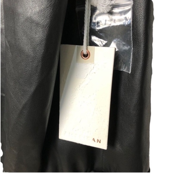 New GOOD AMERICAN l Black Faux Leather Strong Shoulder Bodysuit Tee 6 (3X) - Picture 7 of 8